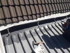 Job007 Waterproof Roof Outside Before Worker Tools Close Up